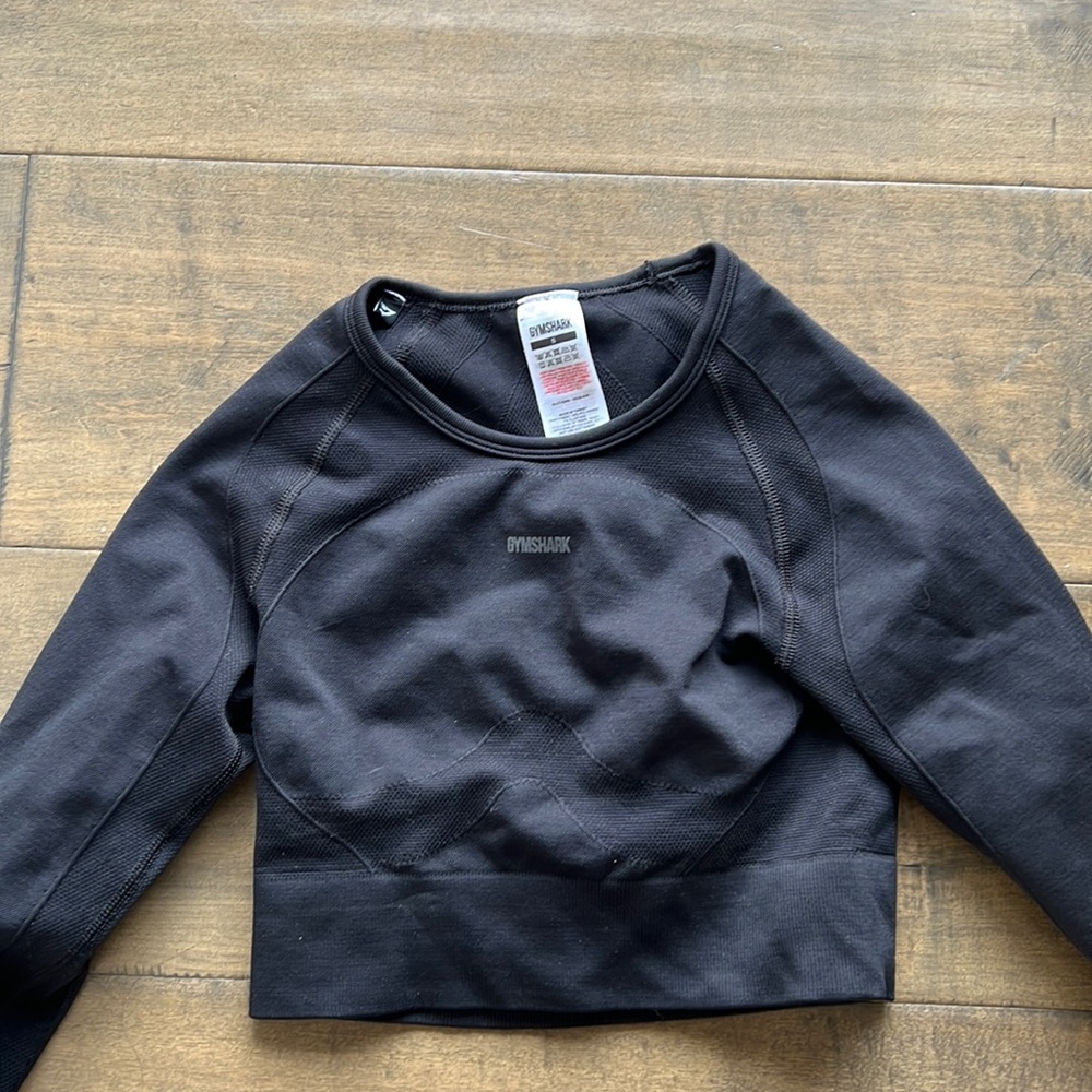 Cropped, long-sleeve Gymshark gym top